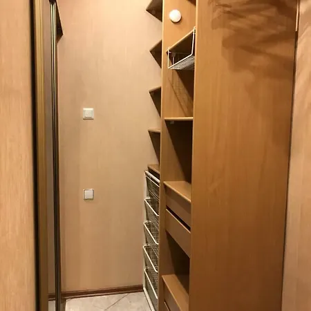 3 Bedrooms With Free Parking And River View Apartment Riga