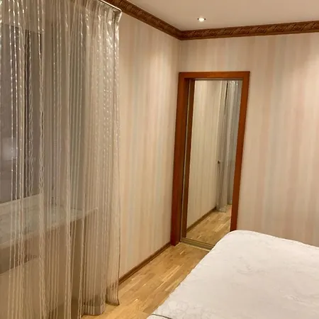 Apartment 3 Bedrooms With Free Parking And River View *